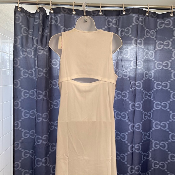 Pickleball white athleasure dress XL nwt women’s 2 pickle ball paddle and balls - Picture 3 of 5